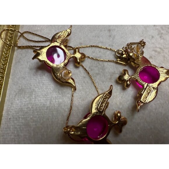 Fishy Bling Jewelry Set: 10K Electroplated Chain & Pink Glass Belly Fish Earring - Picture 5 of 5